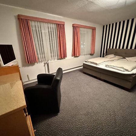 Hotel Und Restaurant Pinkenburg Wennigsen Buitenkant foto