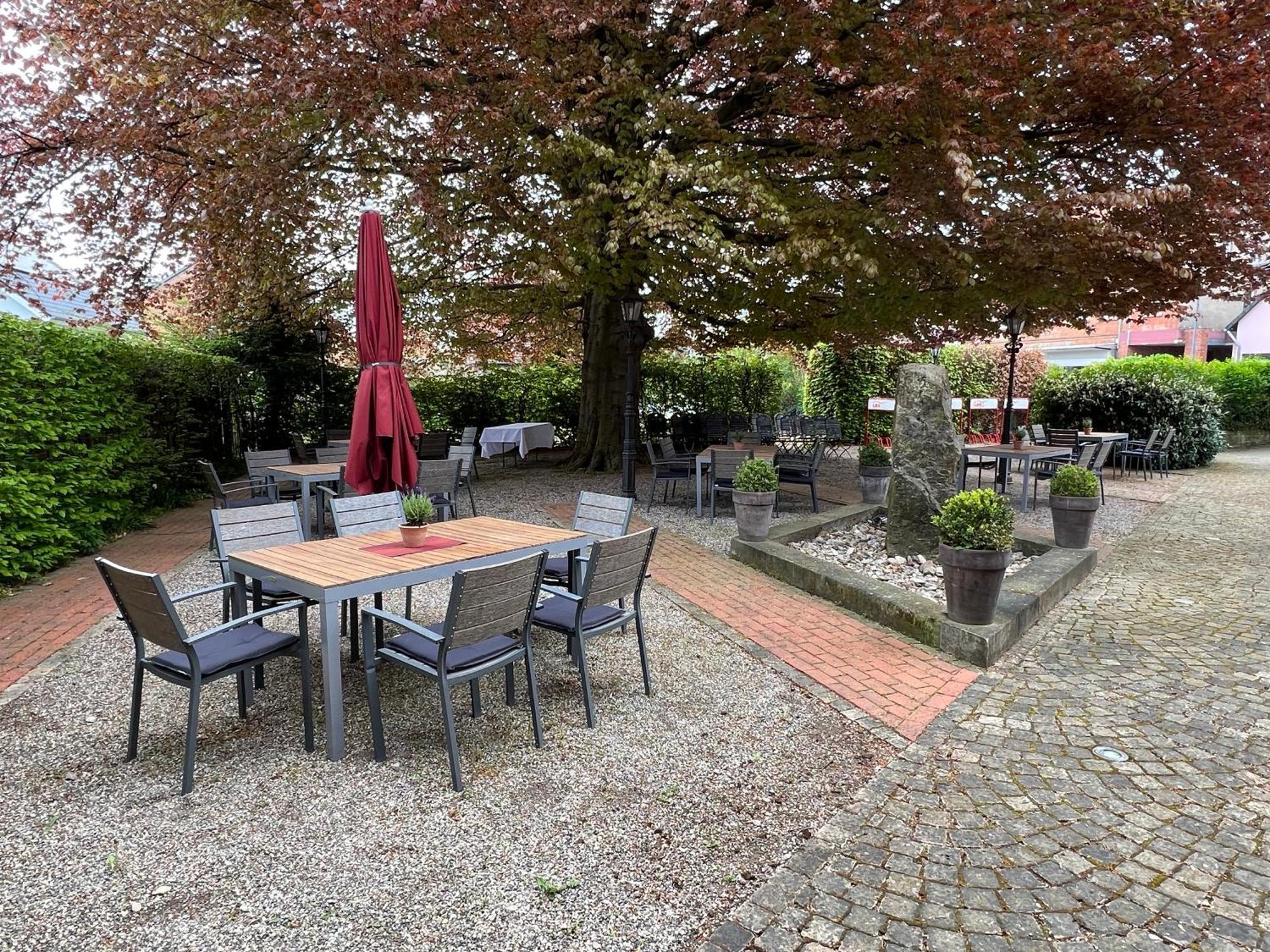 Hotel Und Restaurant Pinkenburg Wennigsen Buitenkant foto