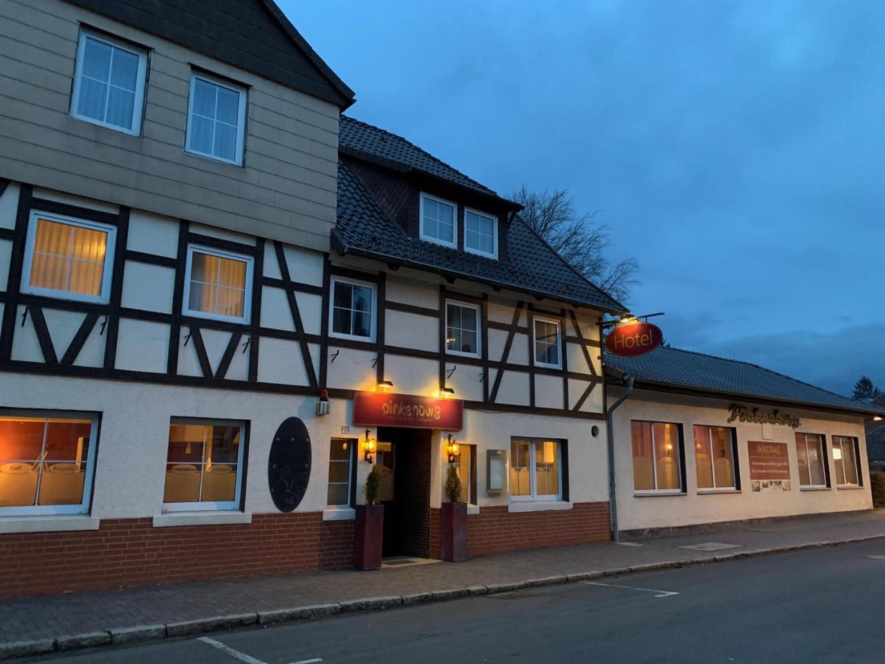 Hotel Und Restaurant Pinkenburg Wennigsen Buitenkant foto