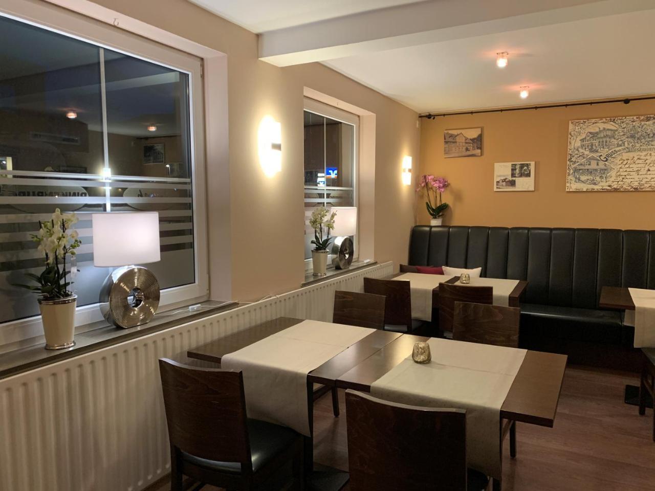 Hotel Und Restaurant Pinkenburg Wennigsen Buitenkant foto